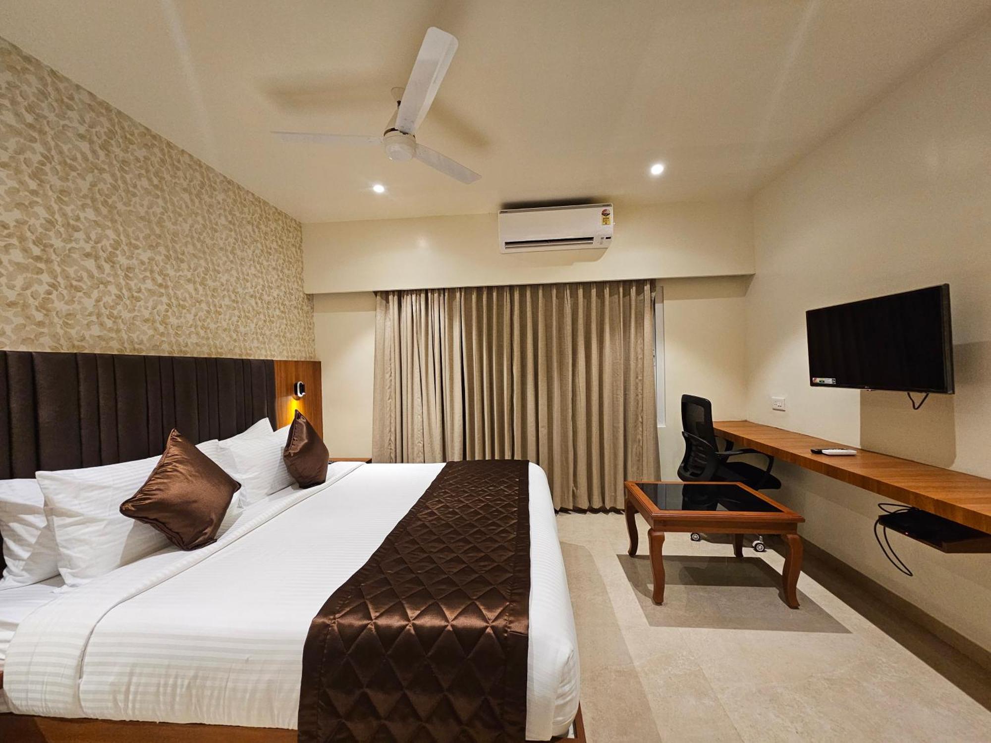 Hotel Pl Grand Karaikkudi Exterior photo